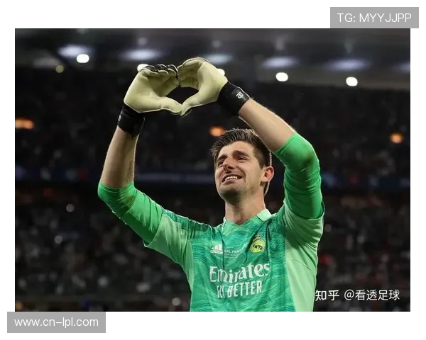 尼斯门将迪乌夫神勇发挥 多次扑救力保球门不失 尼斯门将迪乌夫神勇发挥 多次扑救力保球门不失