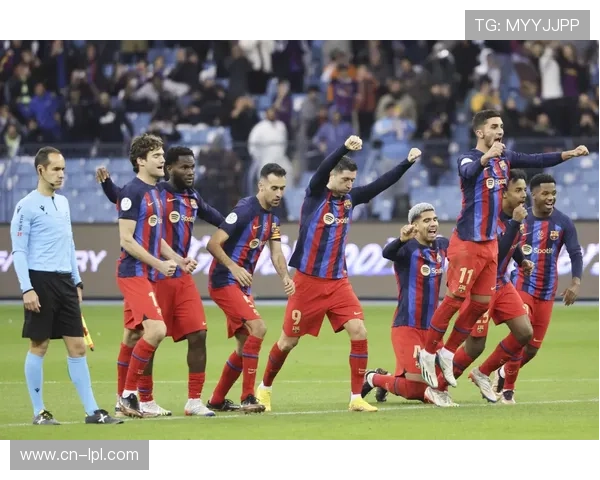 库乔点球为贝蒂斯挽回颜面,主场球迷不离不弃 库乔点球为贝蒂斯挽回颜面,主场球迷不离不弃