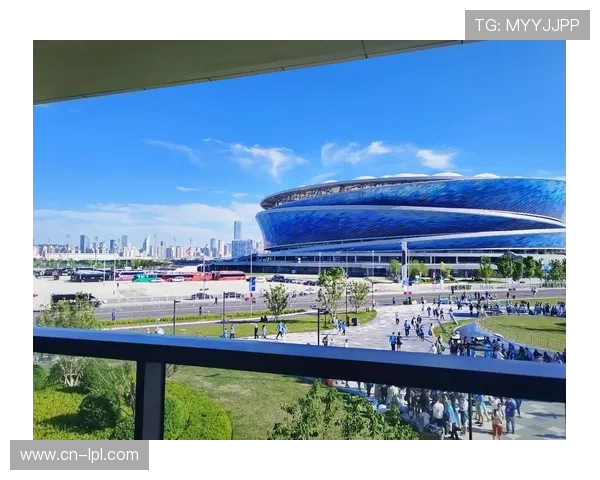 大连梭鱼湾球场气氛火爆,魔鬼主场见证海港加冕 大连梭鱼湾球场气氛火爆,魔鬼主场见证海港加冕