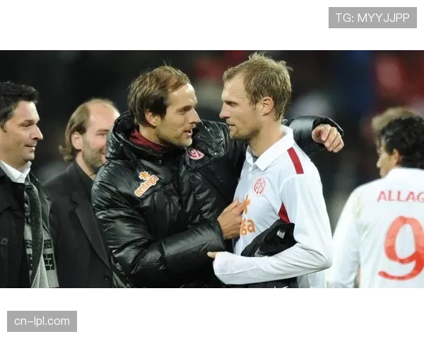 官方:美因茨05与主帅斯文松续约,董事会赞赏其打造的稳固防守与高效转换体系